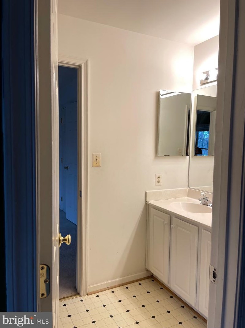 13769 Notley Rd, Silver Spring, MD 20904