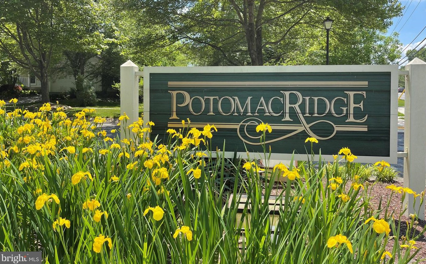 11440 Saddleview Pl, Gaithersburg, MD 20878-3862