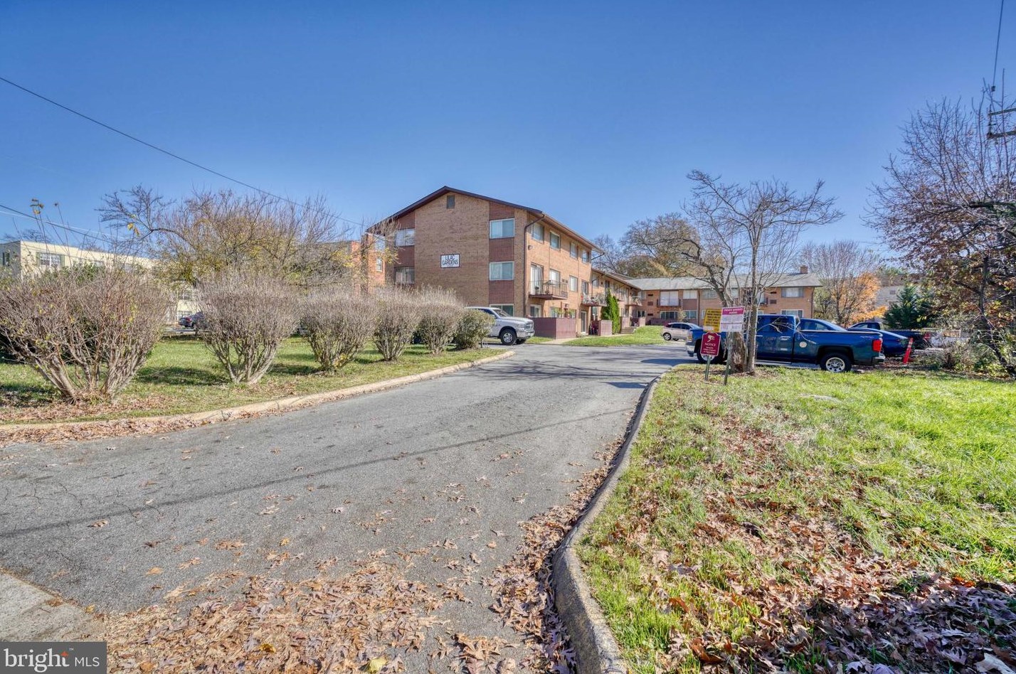 17 Water St, Gaithersburg, MD 20877-1940