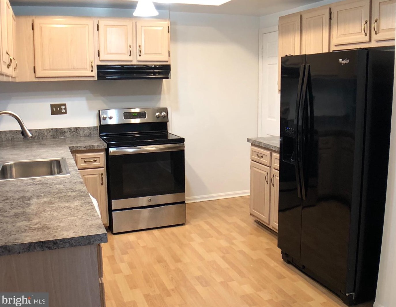 9431 Chatteroy Pl, Gaithersburg MD  20886-1426 exterior