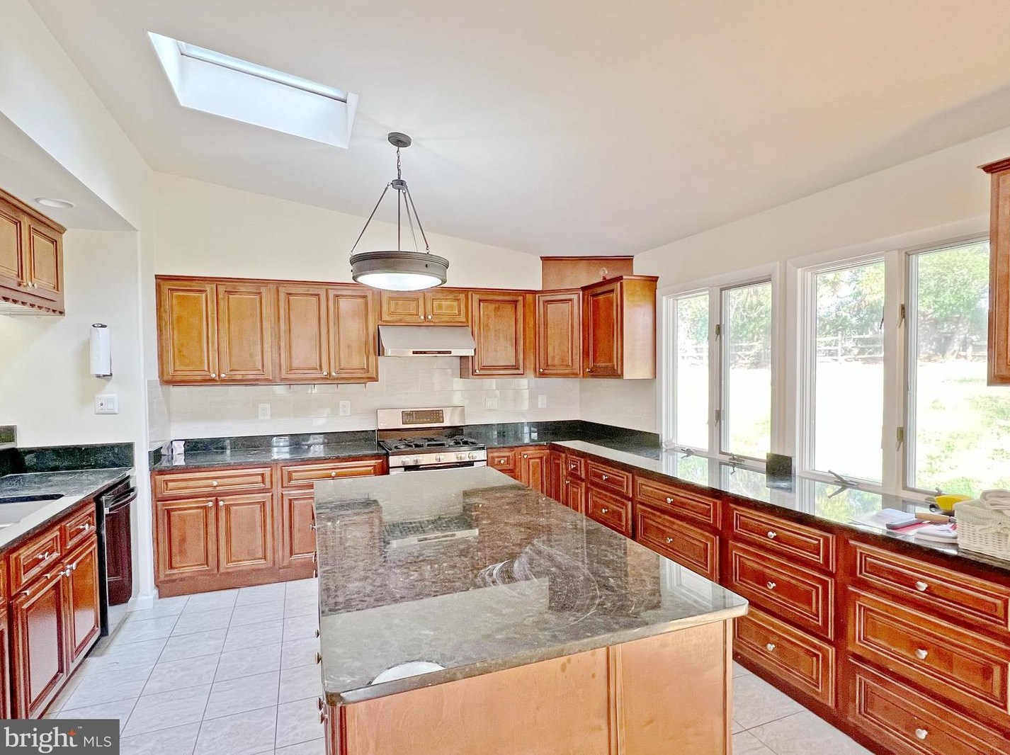 11505 Alcinda Ln, Gaithersburg, MD 20878