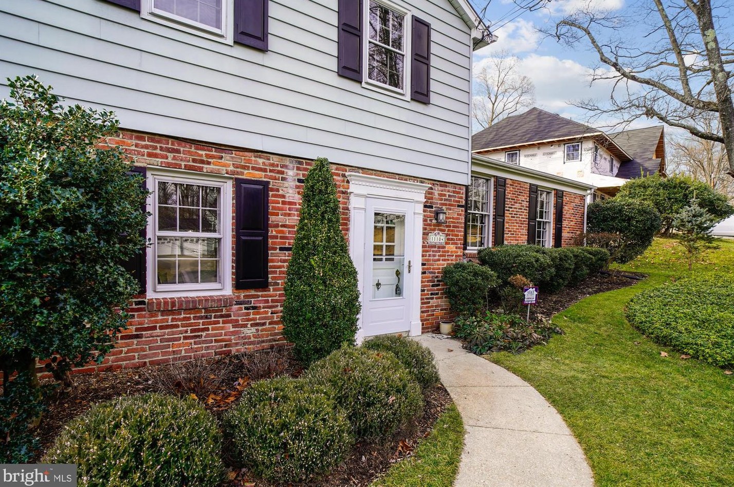 11104 Whisperwood Ln, Rockville, MD 20852