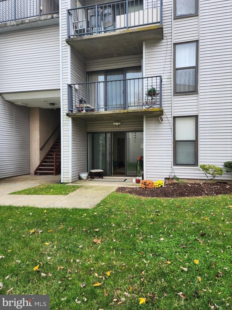 114 Duvall Ln, Gaithersburg, MD 20877-1649