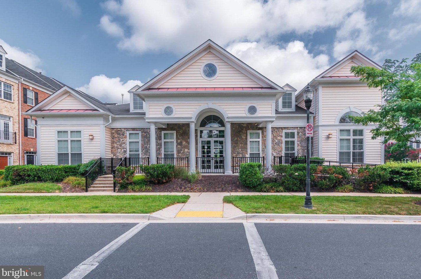 610 Eden Pl, Gaithersburg MD  20877-3341 exterior