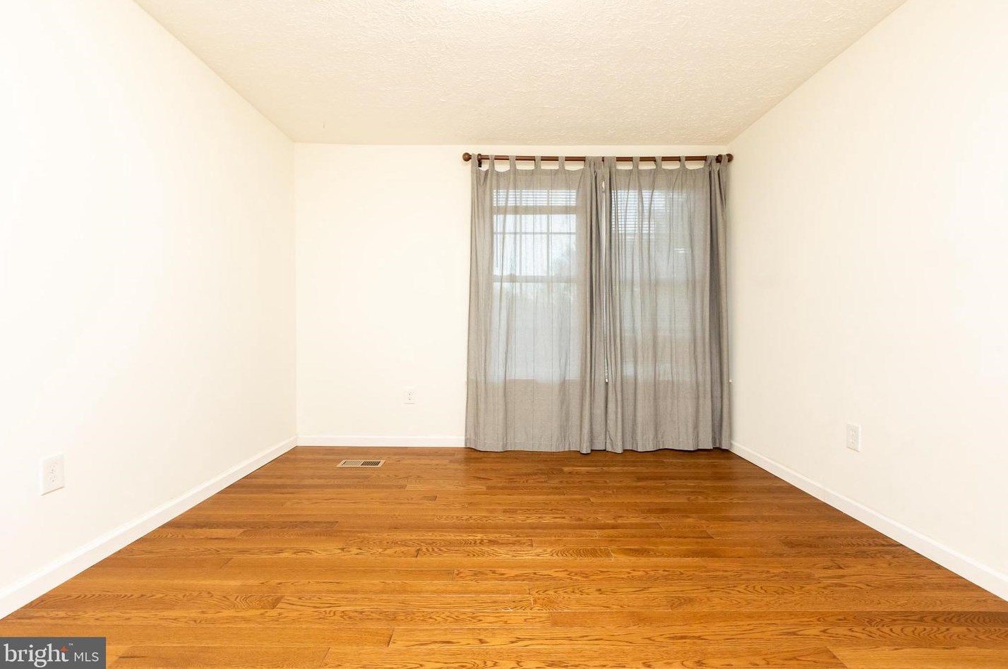 122 Holdcroft Ln, Gaithersburg MD  20878-2712 exterior