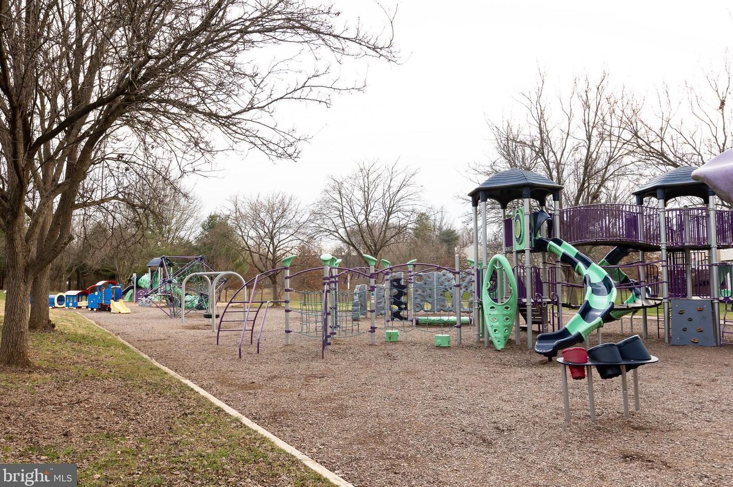 122 Holdcroft Ln, Gaithersburg MD  20878-2712 exterior