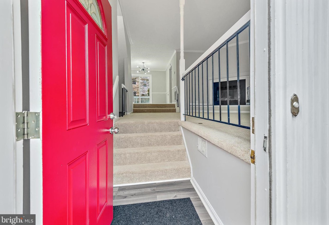 821 Flagler Dr, Gaithersburg, MD 20878-1938