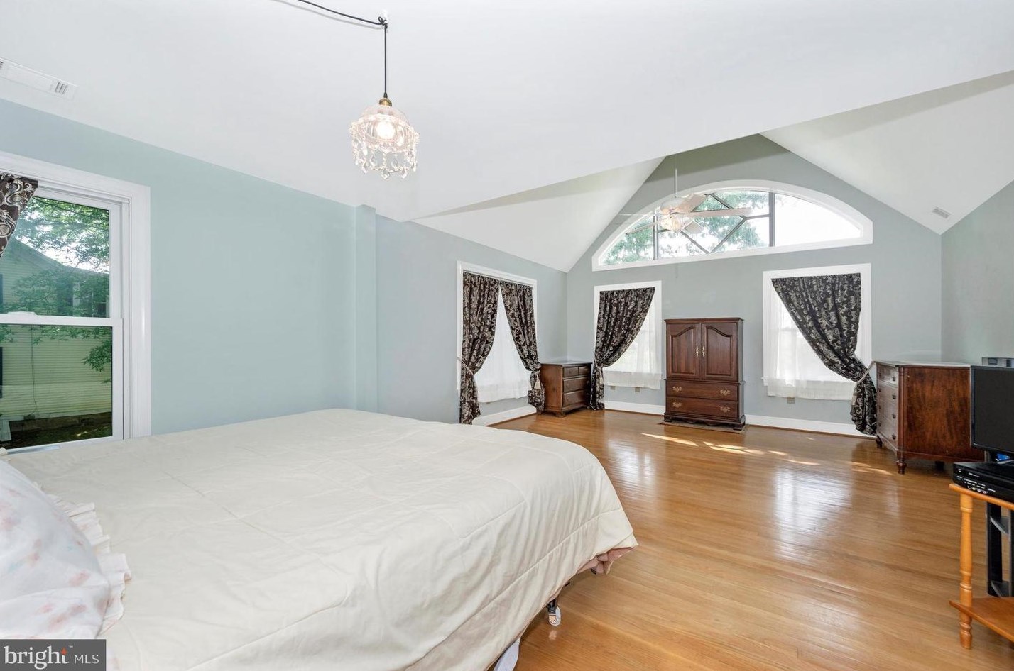11 Brookes Ave, Gaithersburg MD  20877-2701 exterior