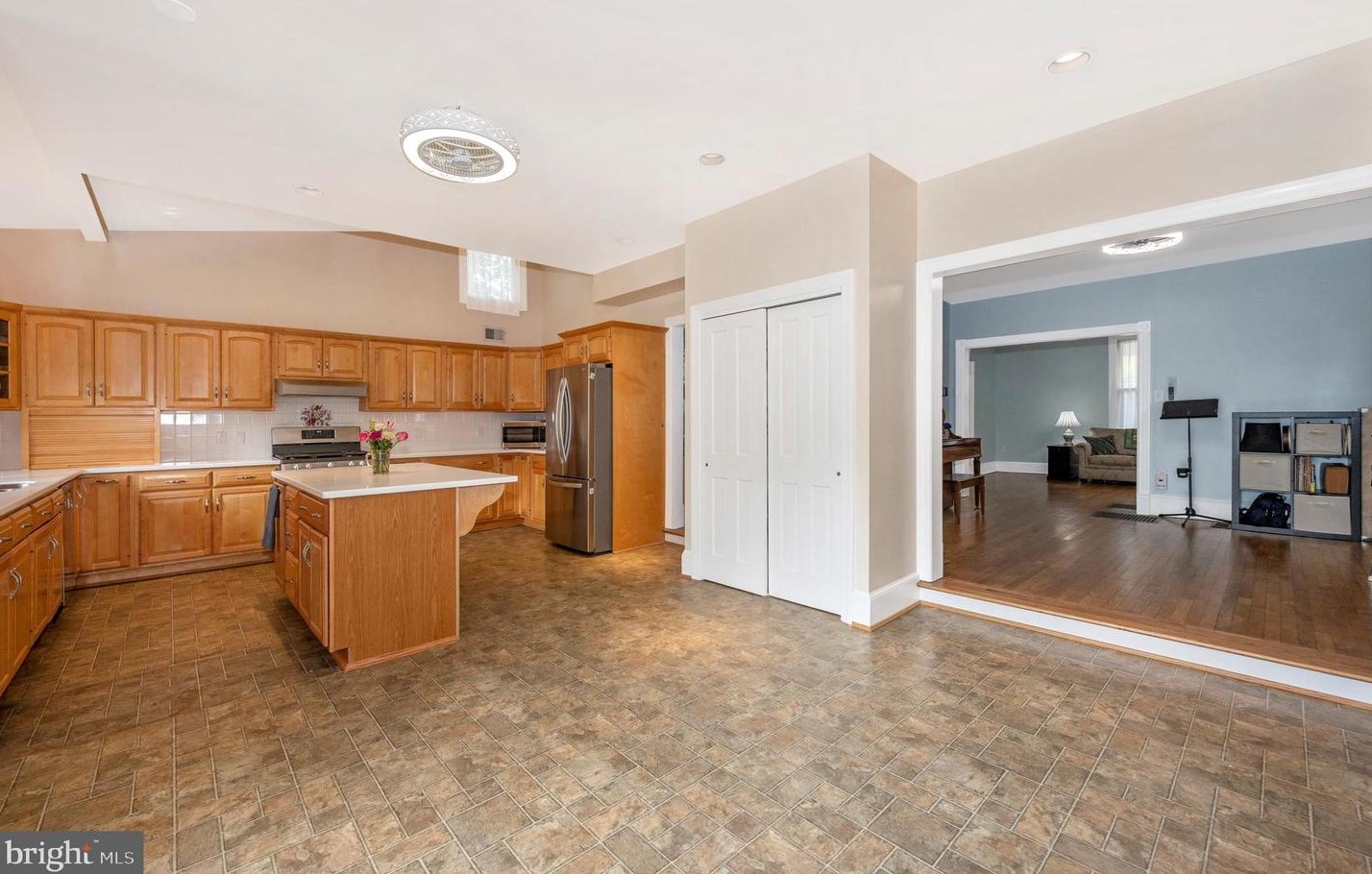 11 Brookes Ave, Gaithersburg MD  20877-2701 exterior
