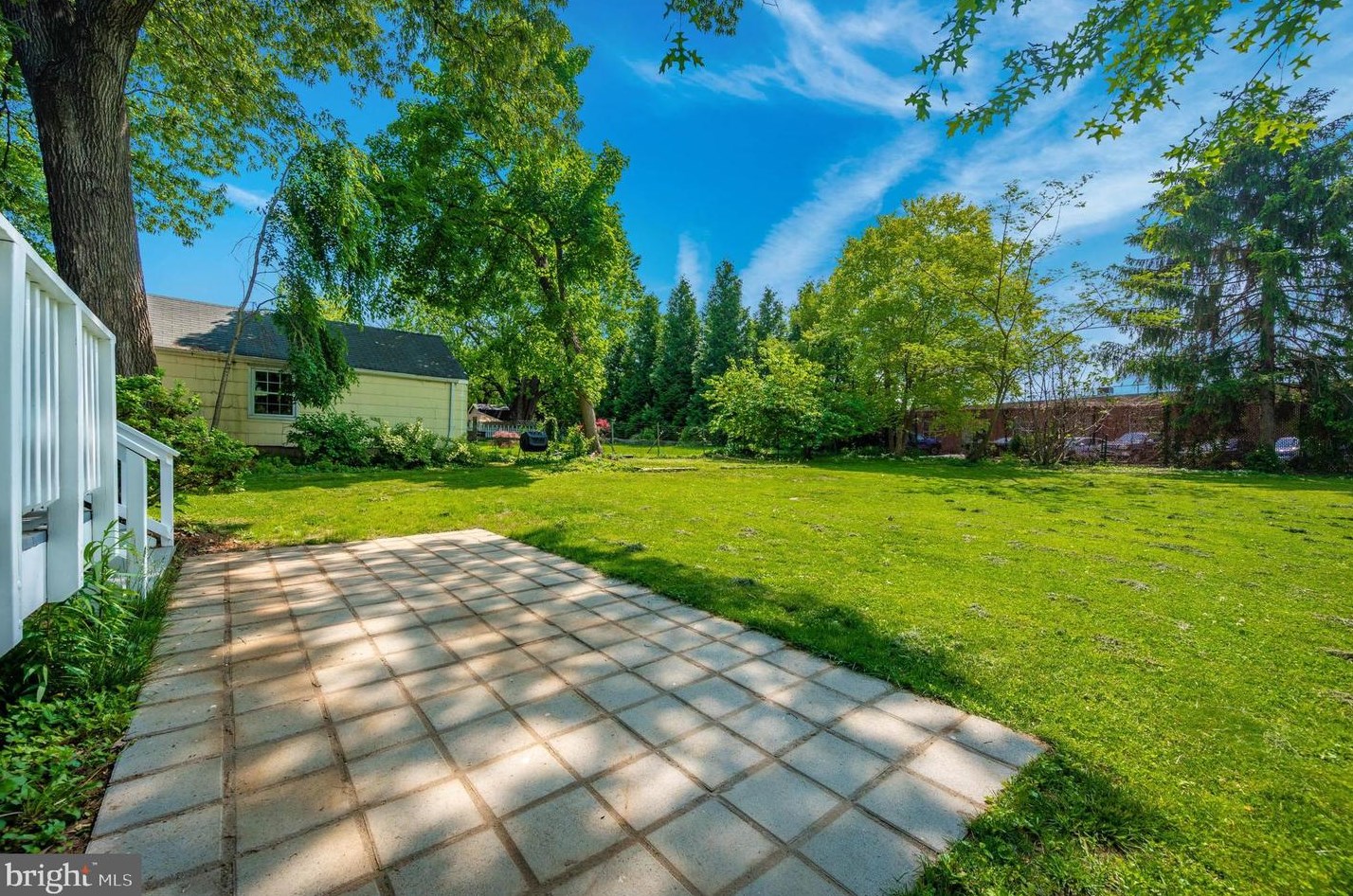 11 Brookes Ave, Gaithersburg MD  20877-2701 exterior