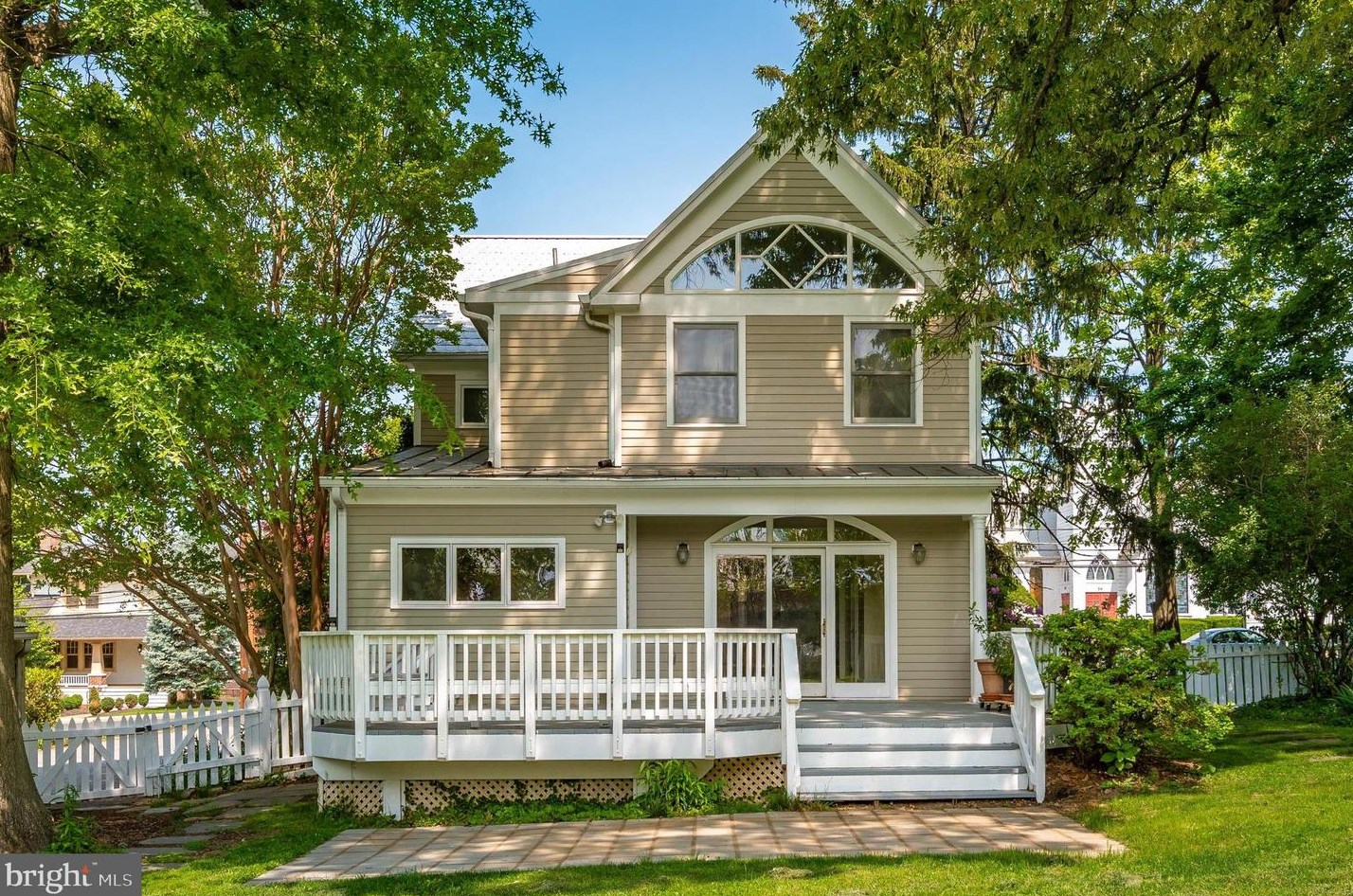 11 Brookes Ave, Gaithersburg MD  20877-2701 exterior