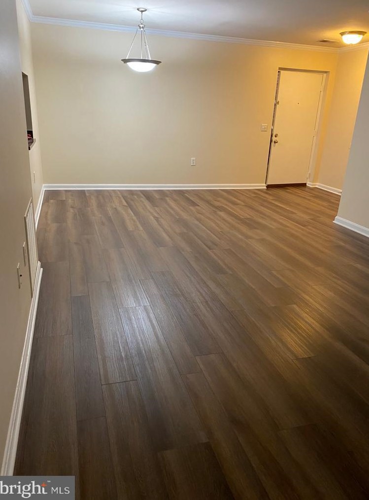 18318 Streamside Dr Apt 203, Gaithersburg, MD 20879