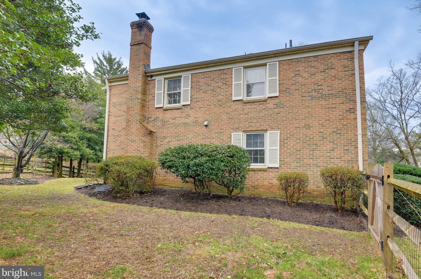 19029 Threshing Pl, Gaithersburg MD  20886-3143 exterior