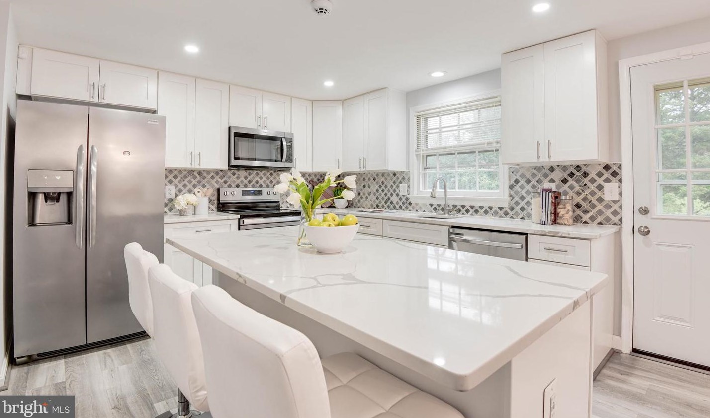 19029 Threshing Pl, Gaithersburg MD  20886-3143 exterior