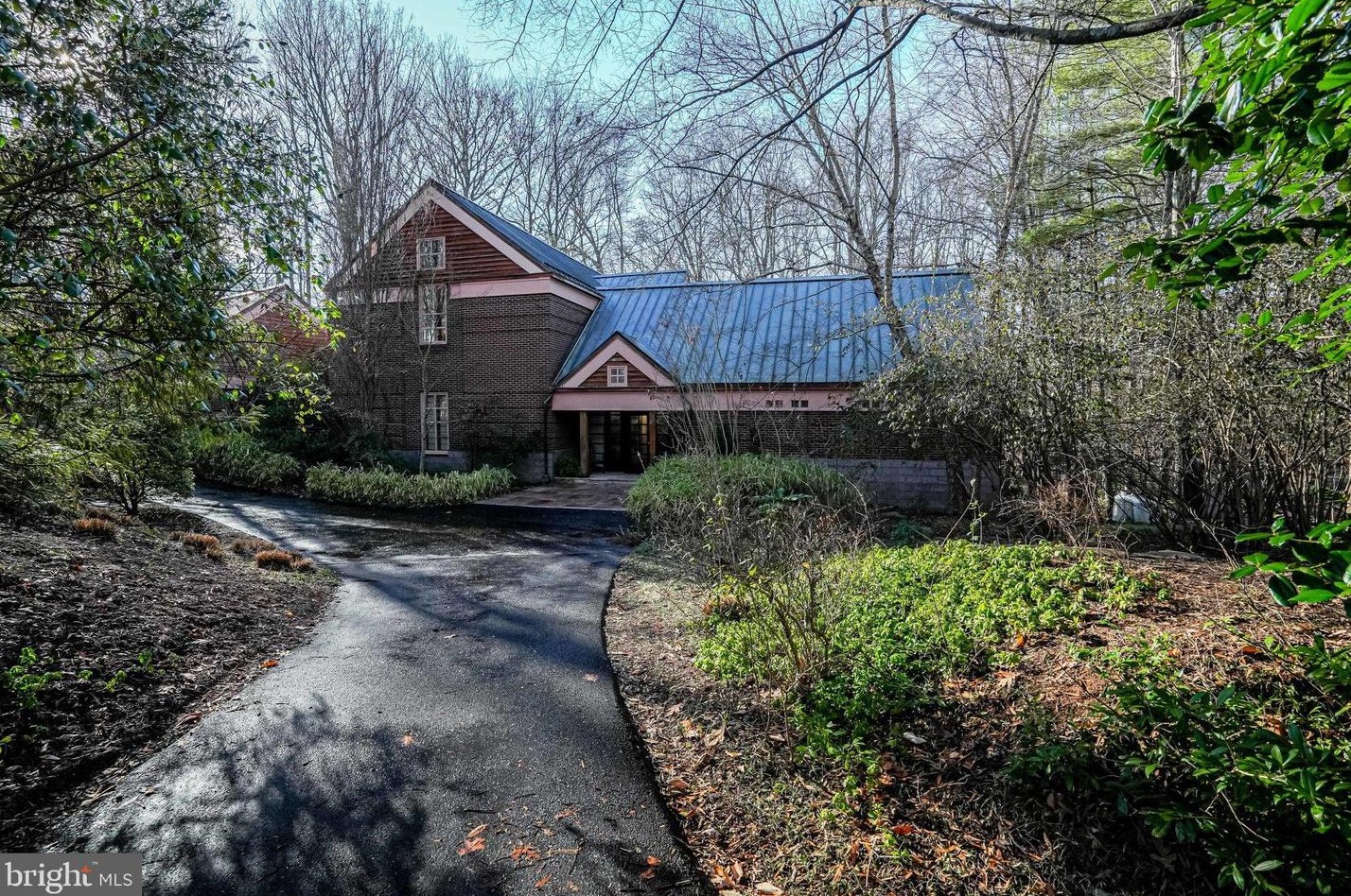 6 Vendome Ct, Bethesda, MD 20817-4025