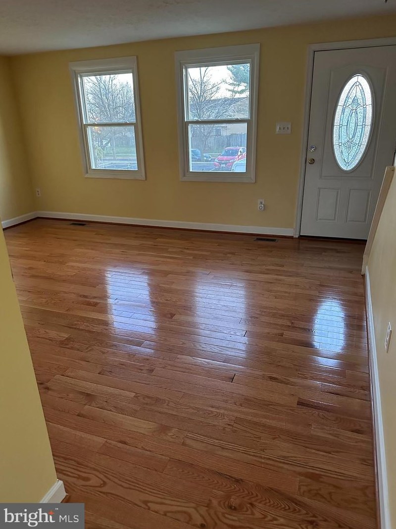 19311 Midridge Rd, Germantown MD  20876-2737 exterior