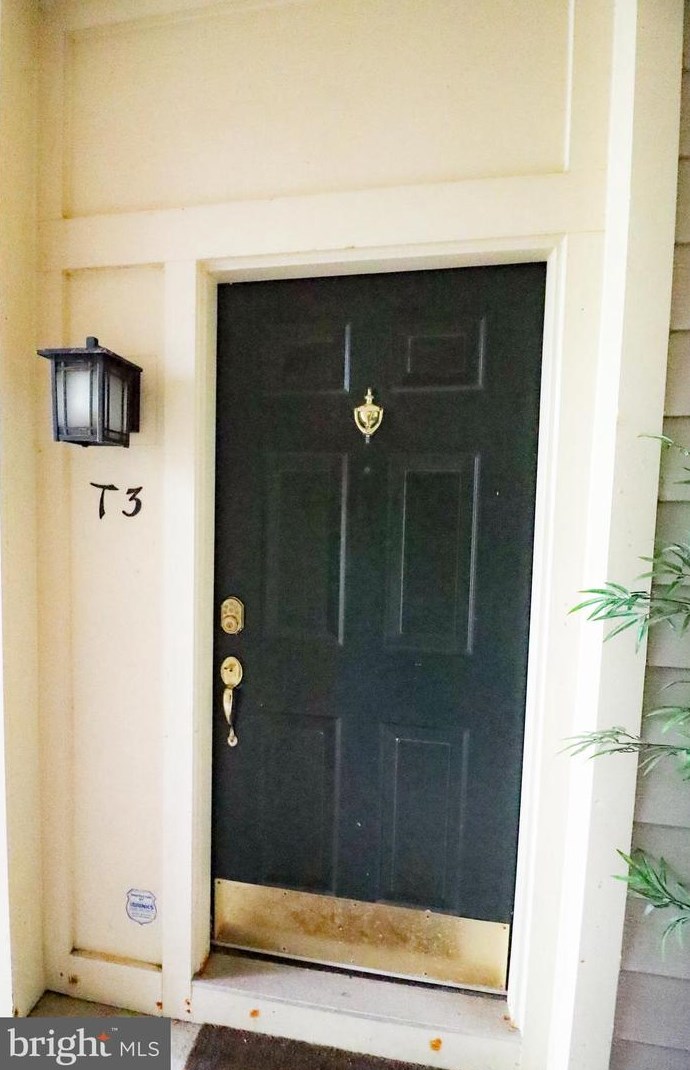 111 Timberbrook Ln, Gaithersburg, MD 20878