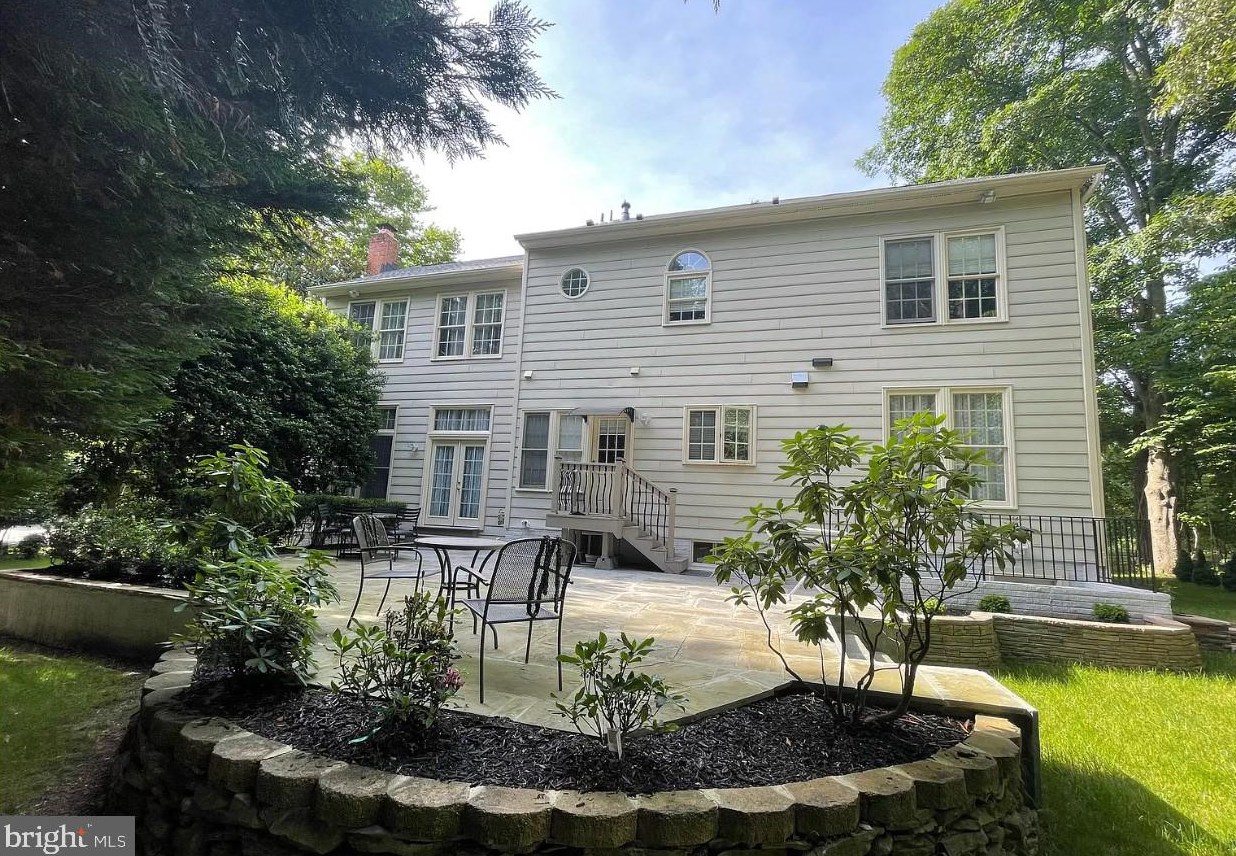 14013 Natia Manor Dr, Gaithersburg MD  20878-4858 exterior