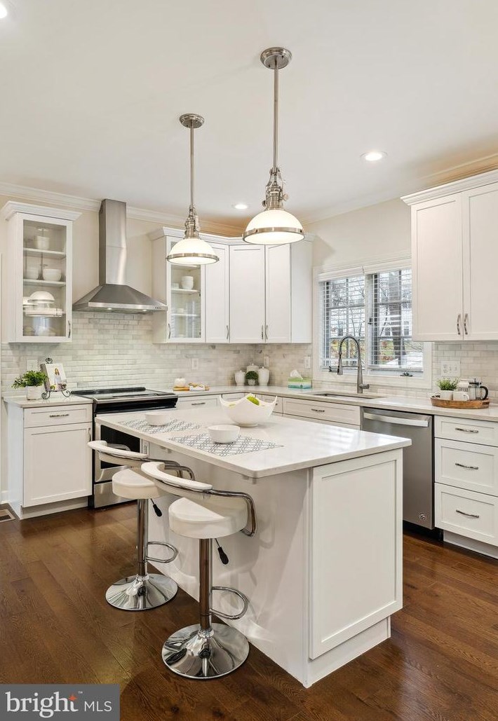 14013 Natia Manor Dr, Gaithersburg MD  20878-4858 exterior