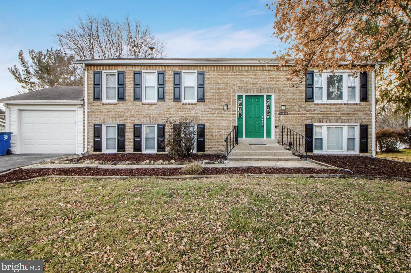11920 Clover Knoll Rd, Gaithersburg, MD 20878-2338