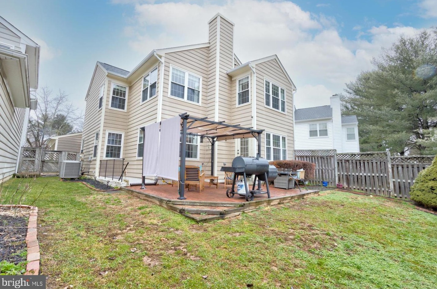 5 Marketree Ct, Gaithersburg MD  20886-4957 exterior