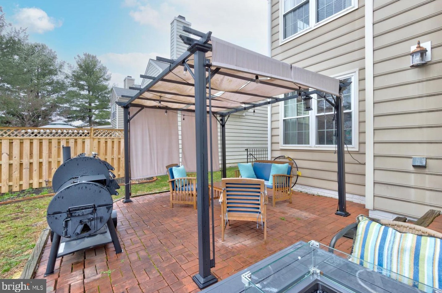 5 Marketree Ct, Gaithersburg MD  20886-4957 exterior