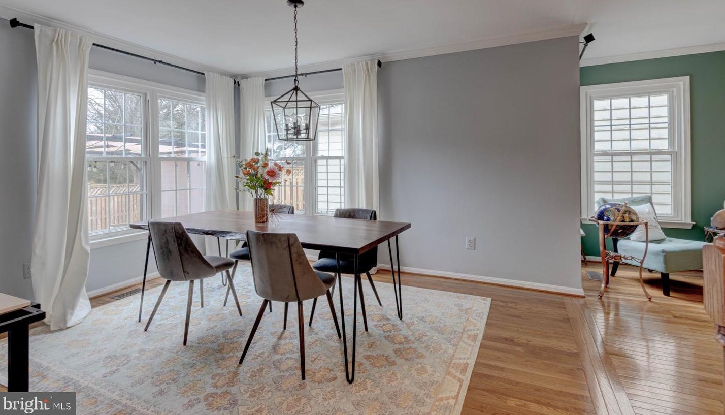 5 Marketree Ct, Gaithersburg MD  20886-4957 exterior