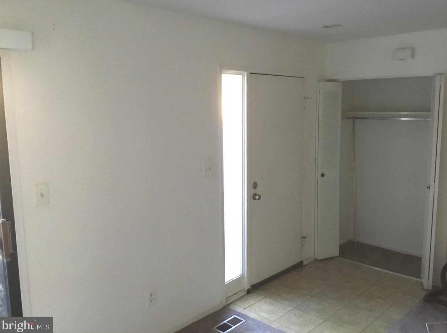 9302 Bathgate Ct, Gaithersburg, MD 20886-4041