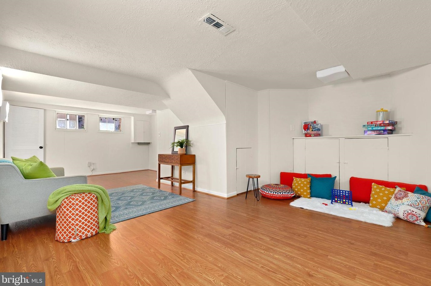 5909 Wilson Ln, Bethesda MD  20817-3854 exterior