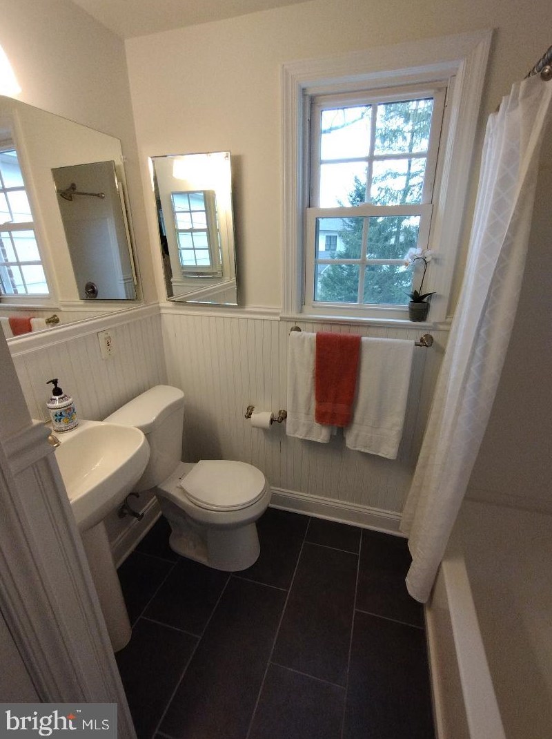 5909 Wilson Ln, Bethesda MD  20817-3854 exterior