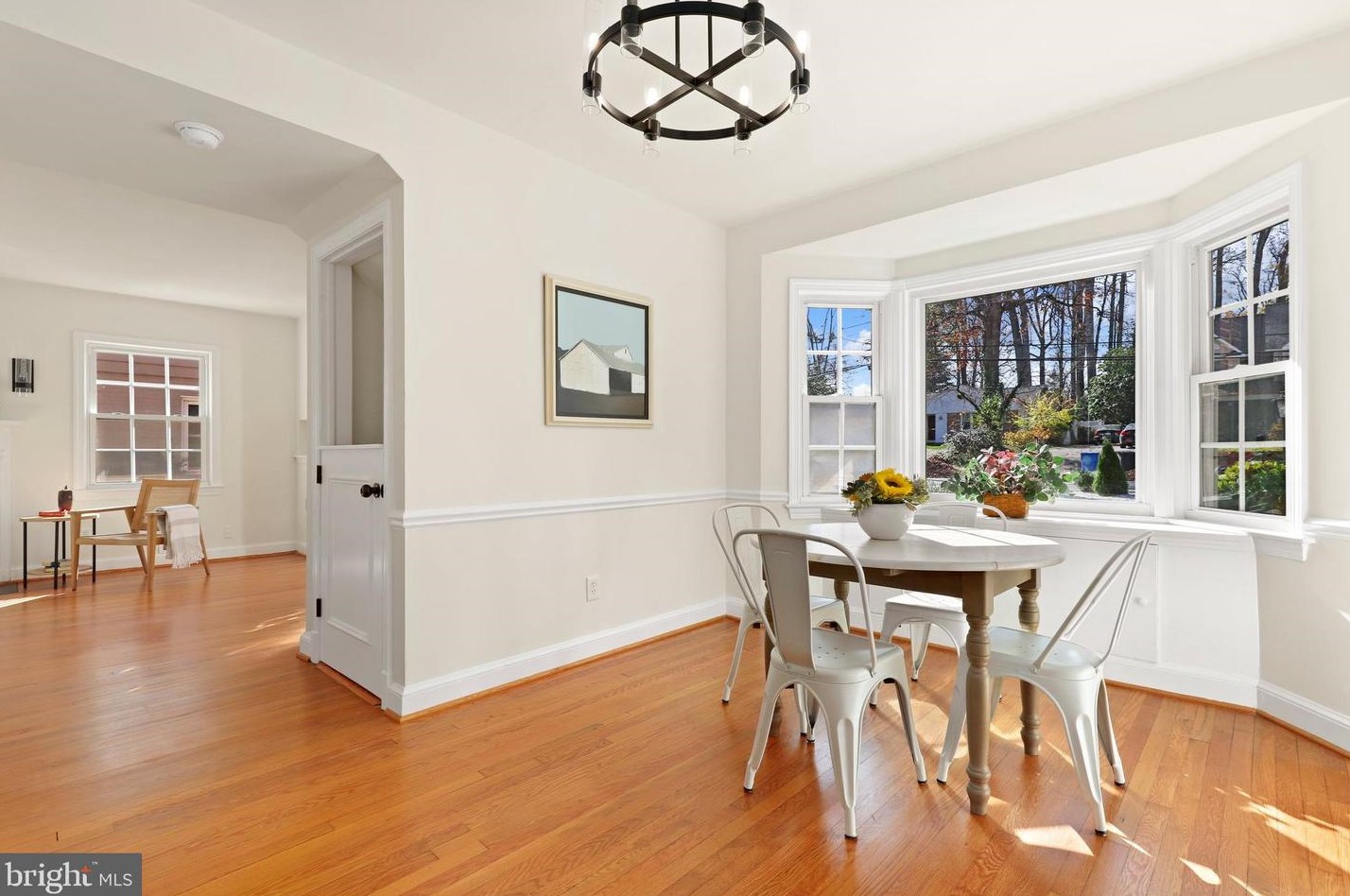 5909 Wilson Ln, Bethesda MD  20817-3854 exterior