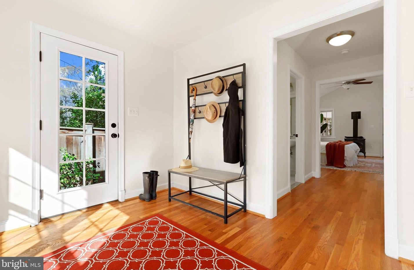 5909 Wilson Ln, Bethesda MD  20817-3854 exterior