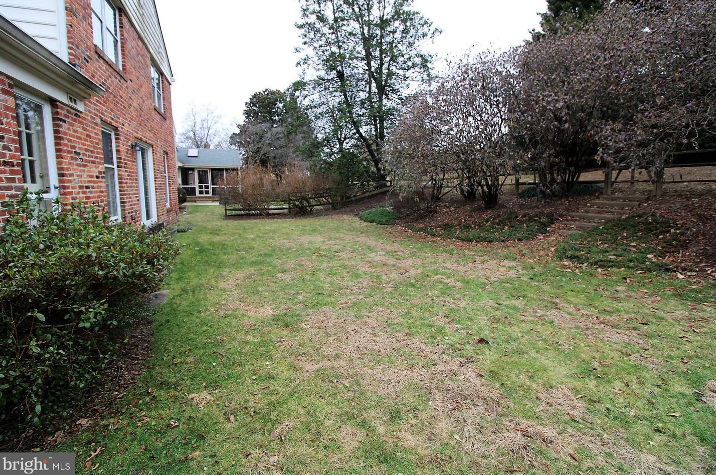 9529 Whetstone Dr, Gaithersburg MD  20886-3109 exterior