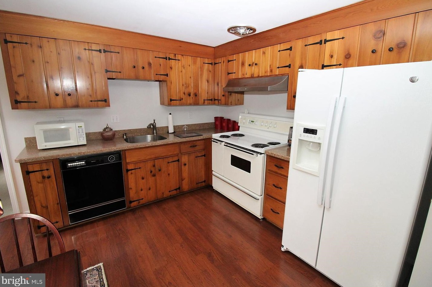 9529 Whetstone Dr, Gaithersburg MD  20886-3109 exterior