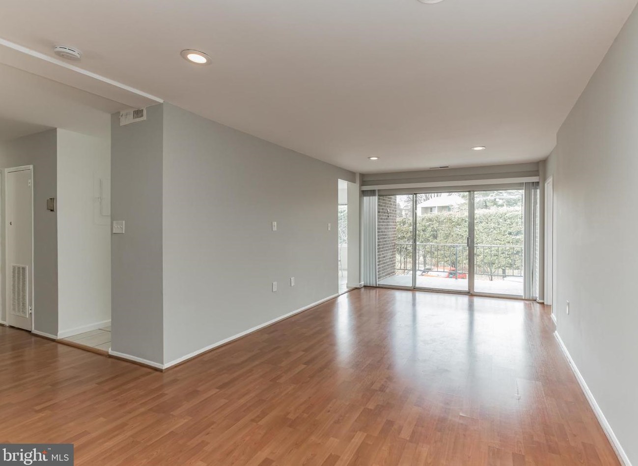 460 Girard St #407, Gaithersburg, MD 20877