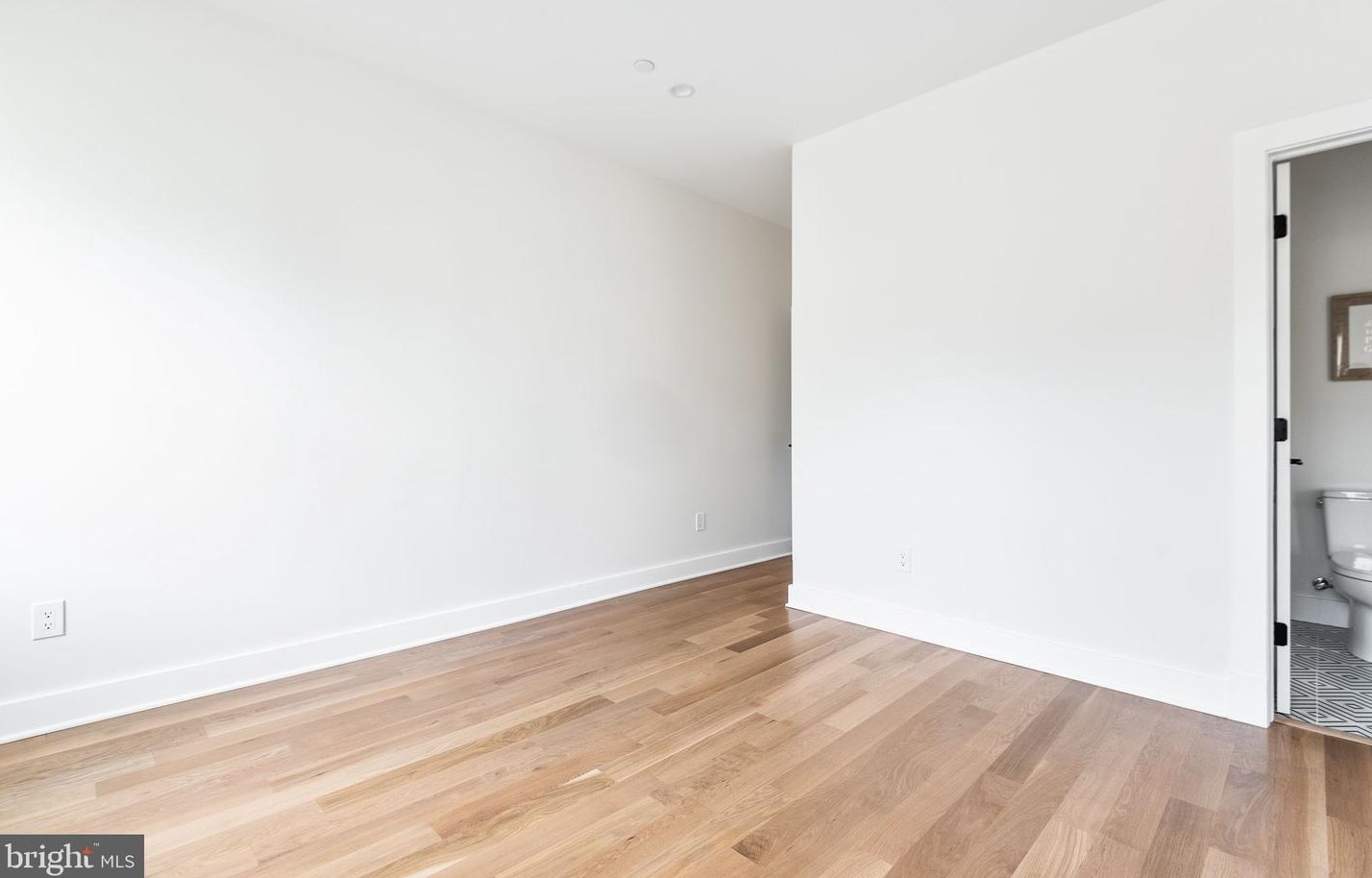 7704 Holiday Ter, Bethesda MD  20817-6616 exterior