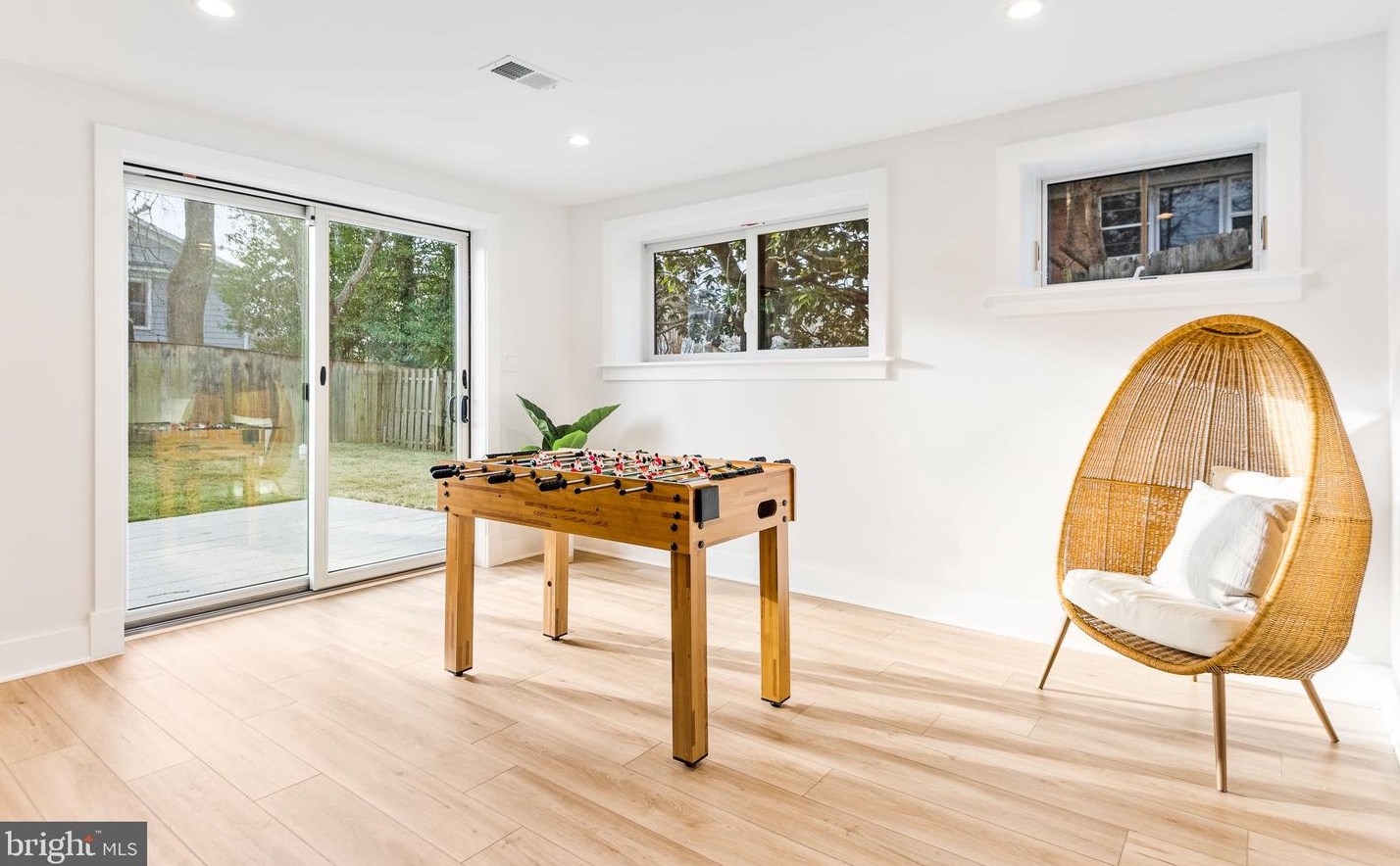 7704 Holiday Ter, Bethesda MD  20817-6616 exterior