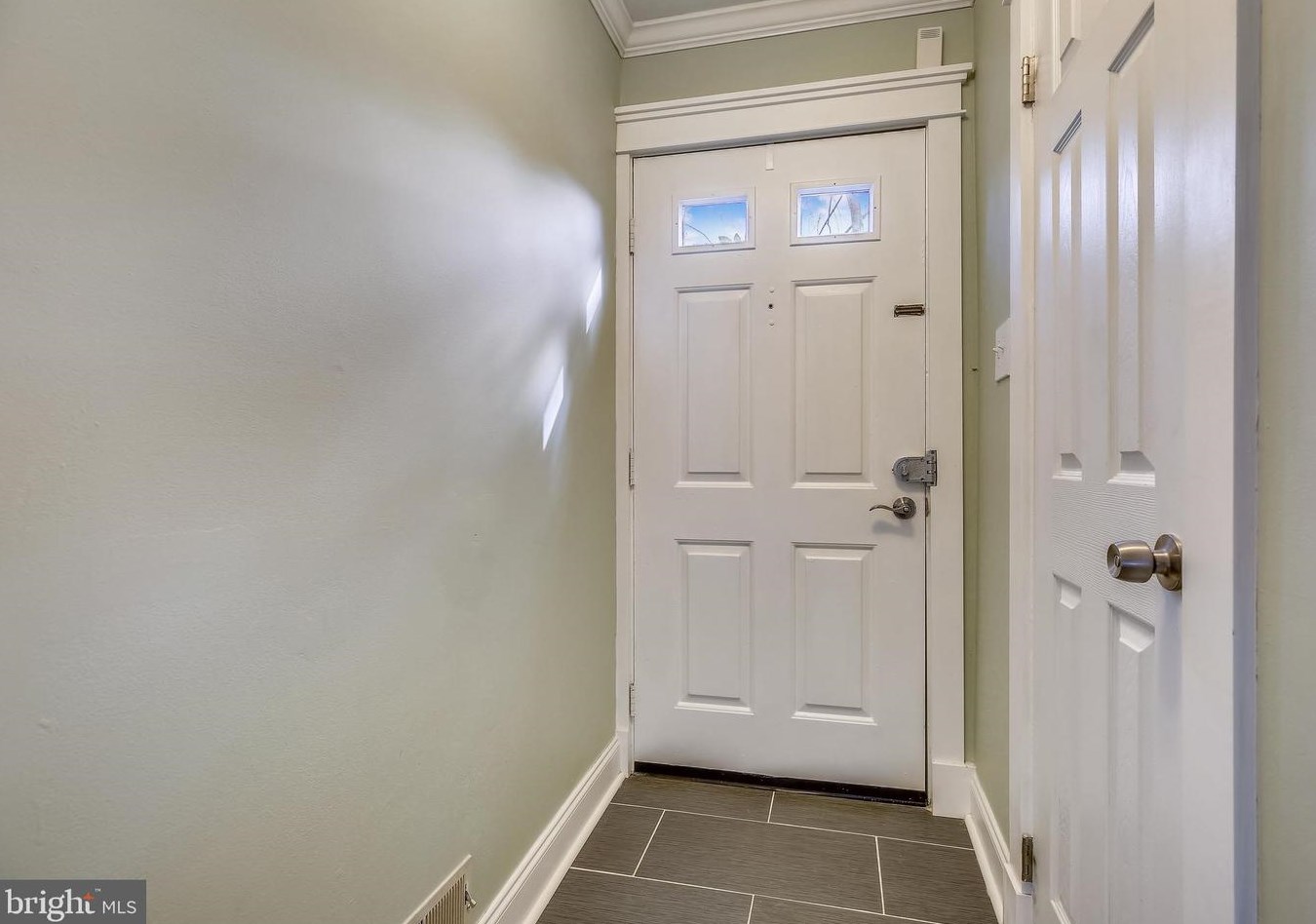 8 Mateus Way, Gaithersburg MD  20878-4125 exterior