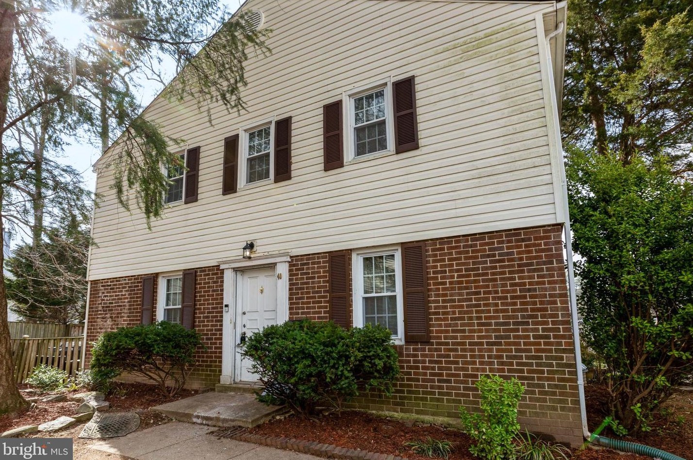 40 Hibiscus Ct, Gaithersburg, MD 20878-2824