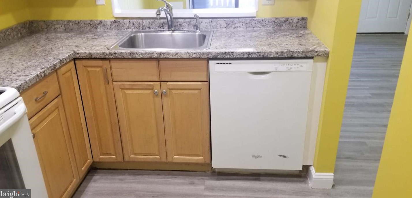 9828 Brookridge Ct, Gaithersburg MD  20886-1110 exterior