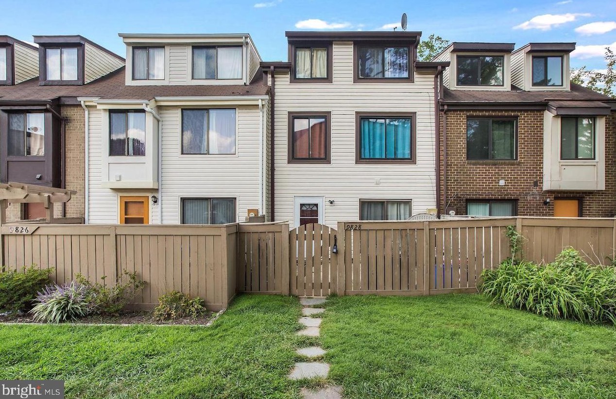 9828 Brookridge Ct, Gaithersburg MD  20886-1110 exterior