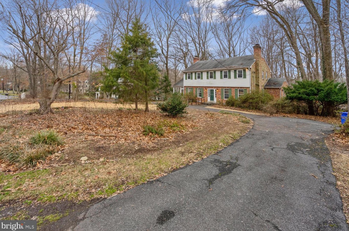 7110 Longwood Dr, Bethesda, MD 20817-2120