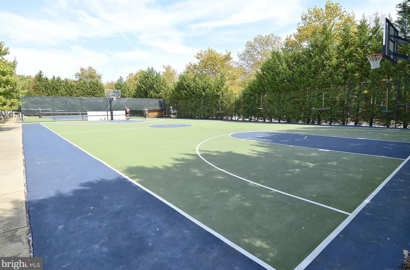 119 Thurgood St, Gaithersburg MD 20878-5746 exterior