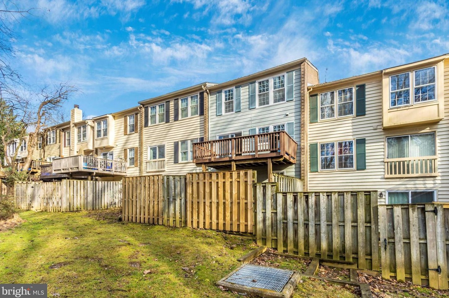 19813 Bazzellton Pl, Gaithersburg MD  20886-1432 exterior