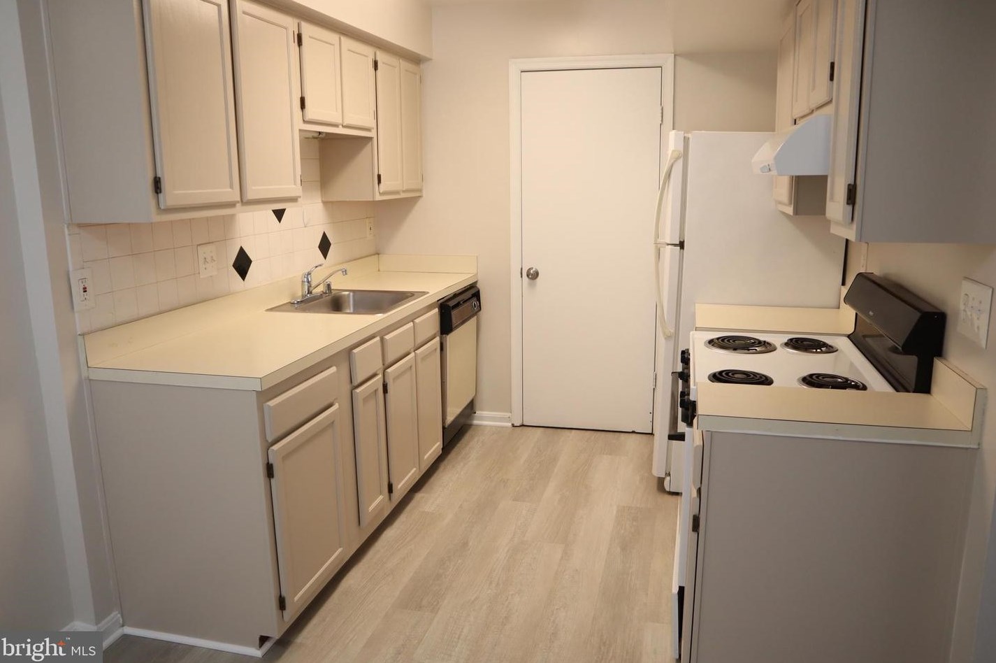 2501 Mcveary Ct #11, Silver Spring, MD 20906