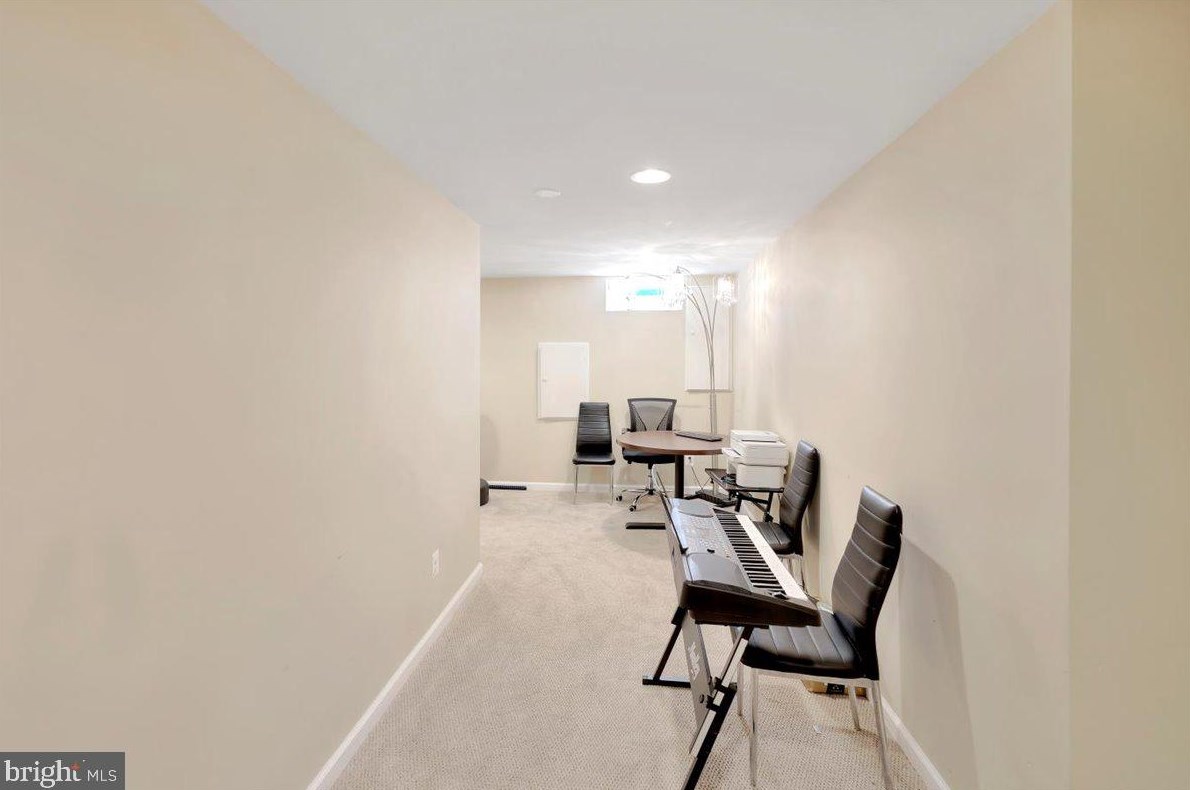 3 Quantum Ln, Gaithersburg MD  20877-3458 exterior