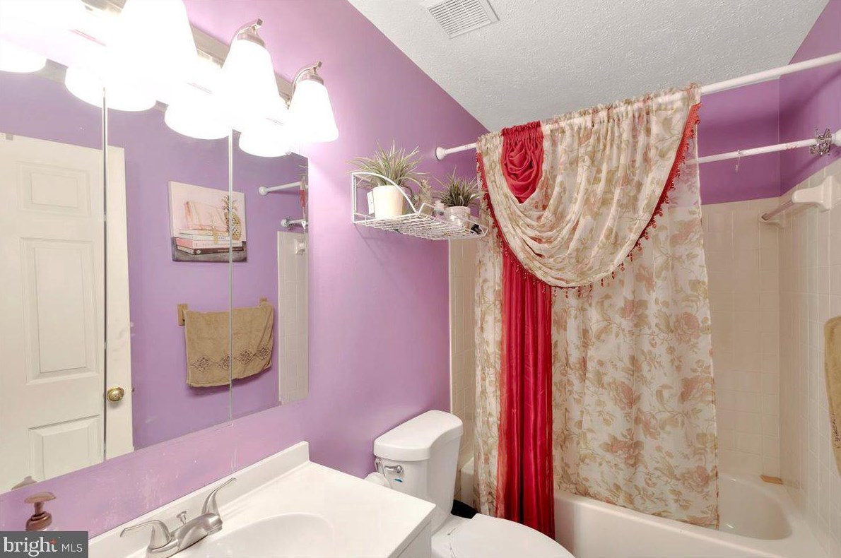 3 Quantum Ln, Gaithersburg MD  20877-3458 exterior