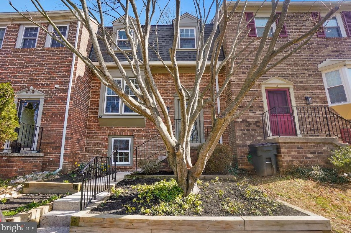 4 Meadow Grass Ct, Gaithersburg, MD 20878-2807