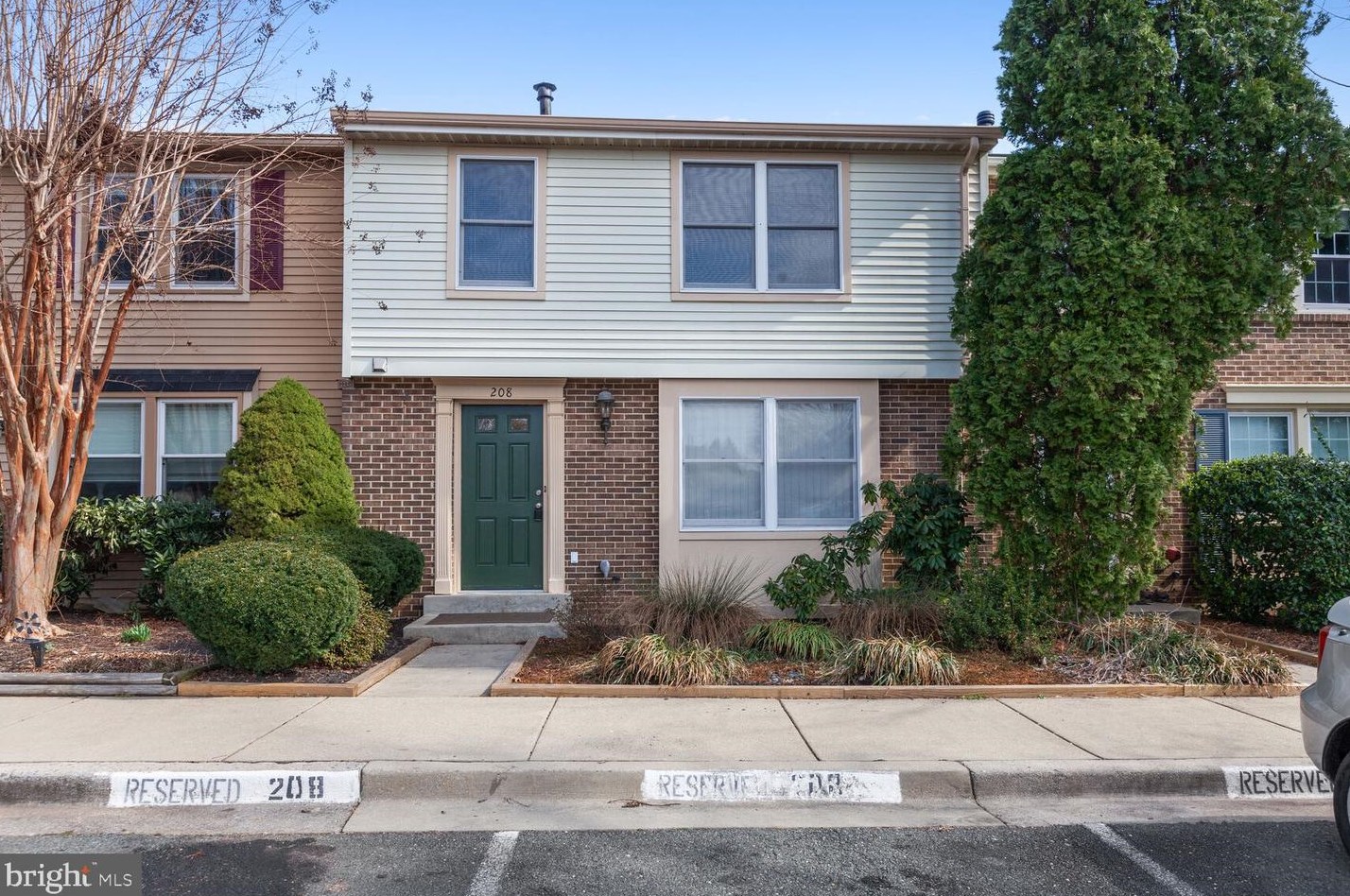 208 Whitcliff Ct, Gaithersburg, MD 20878-2744
