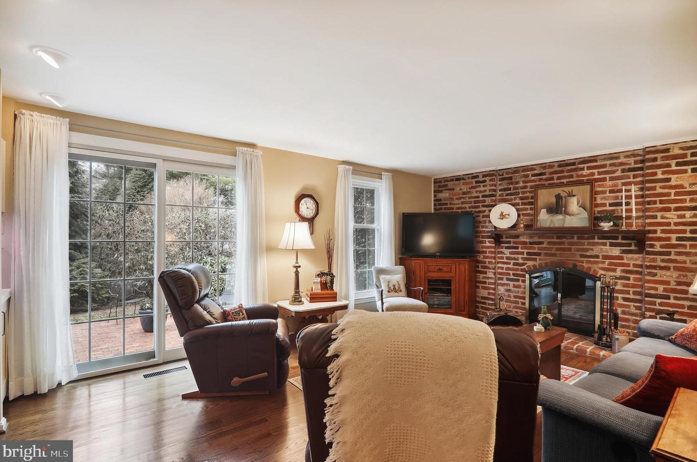 9536 Whetstone Dr, Gaithersburg MD  20886-3110 exterior